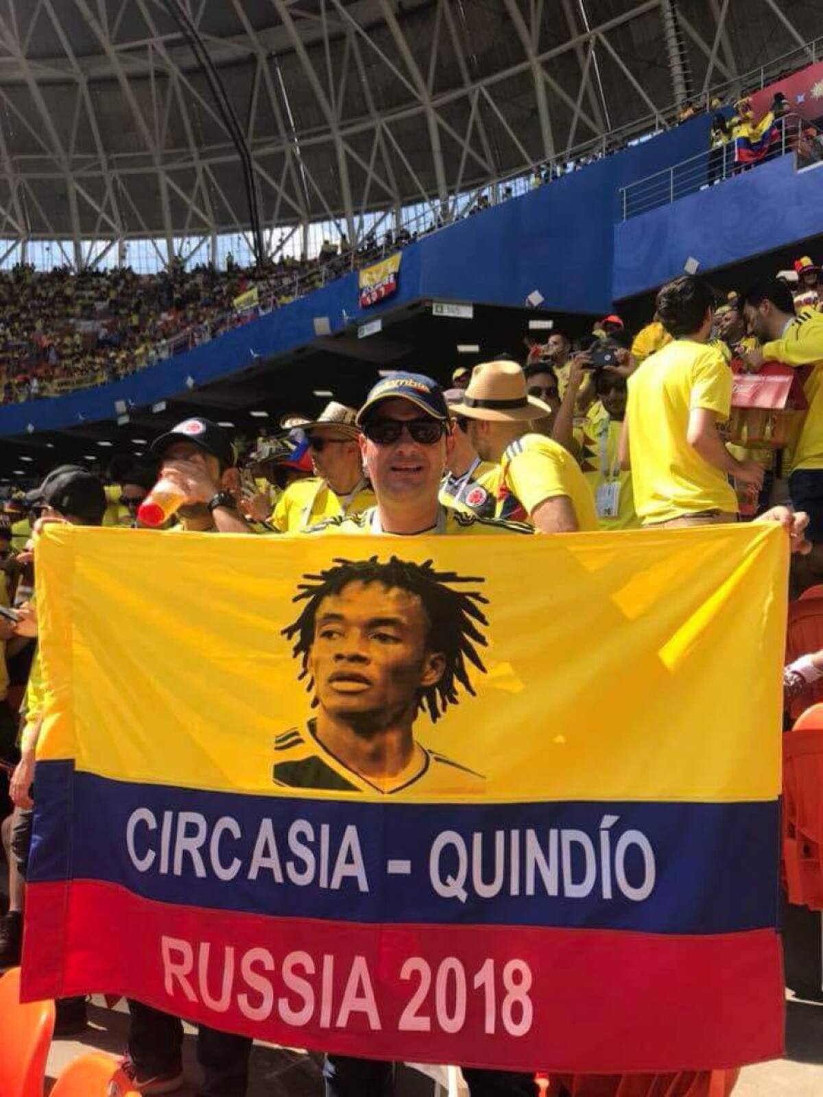 Con camisetas y banderas de Colombia, los cuyabros disfrutan del gran evento deportivo