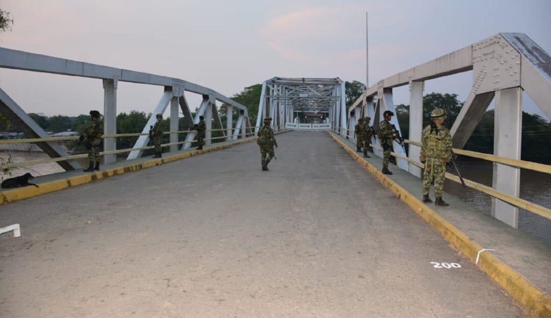 Realizarán controles en los pasos ilegales en la frontera y evitar que disidentes se mezclen entre la población desplazada.
