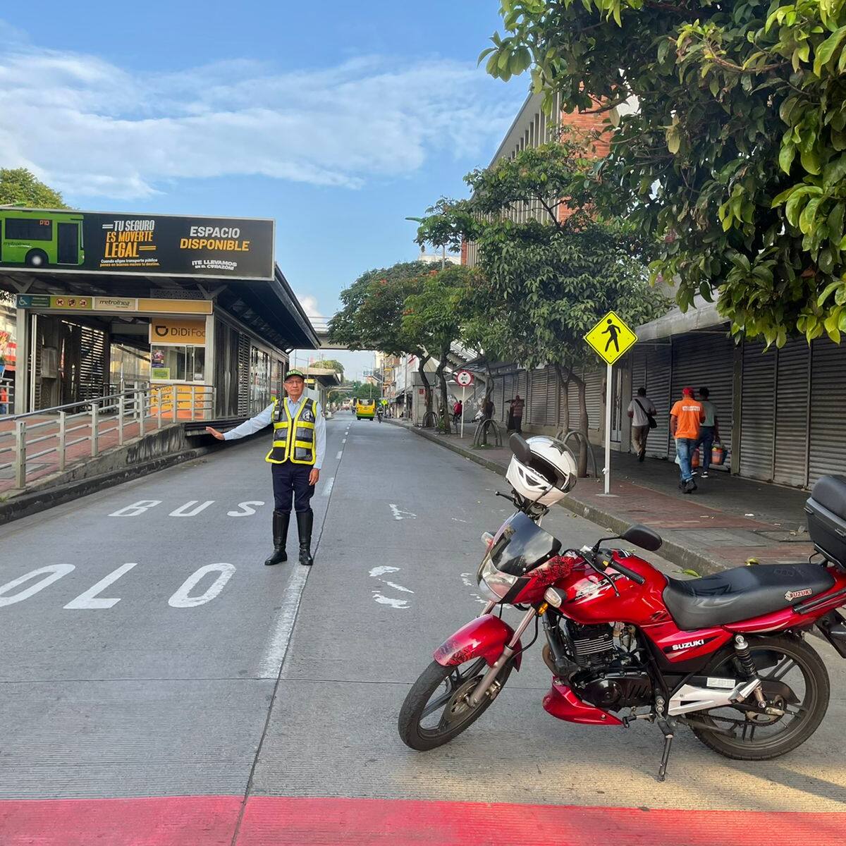 No permitieron paso de taxis y buses por la carrera 15