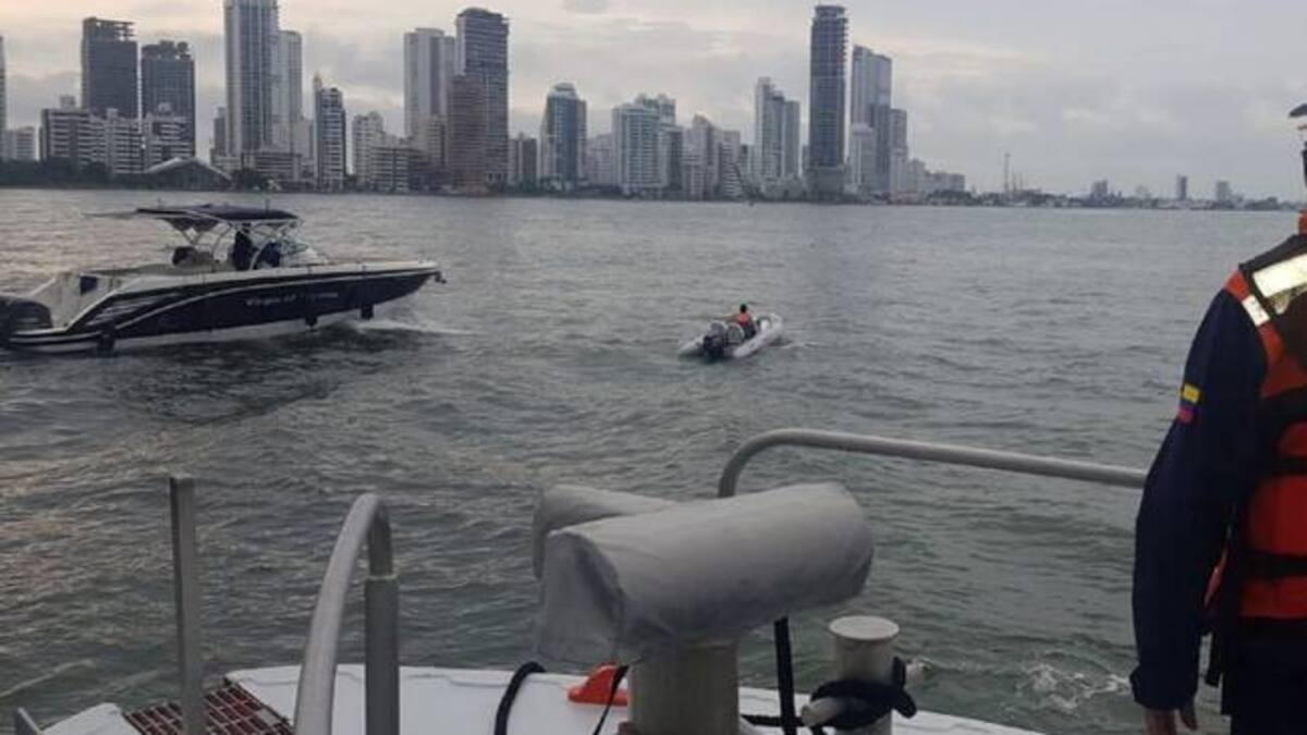 Capitán y tripulante sorprendidos arrojando basura y orinando en bahía de Cartagena: hubo sanciones