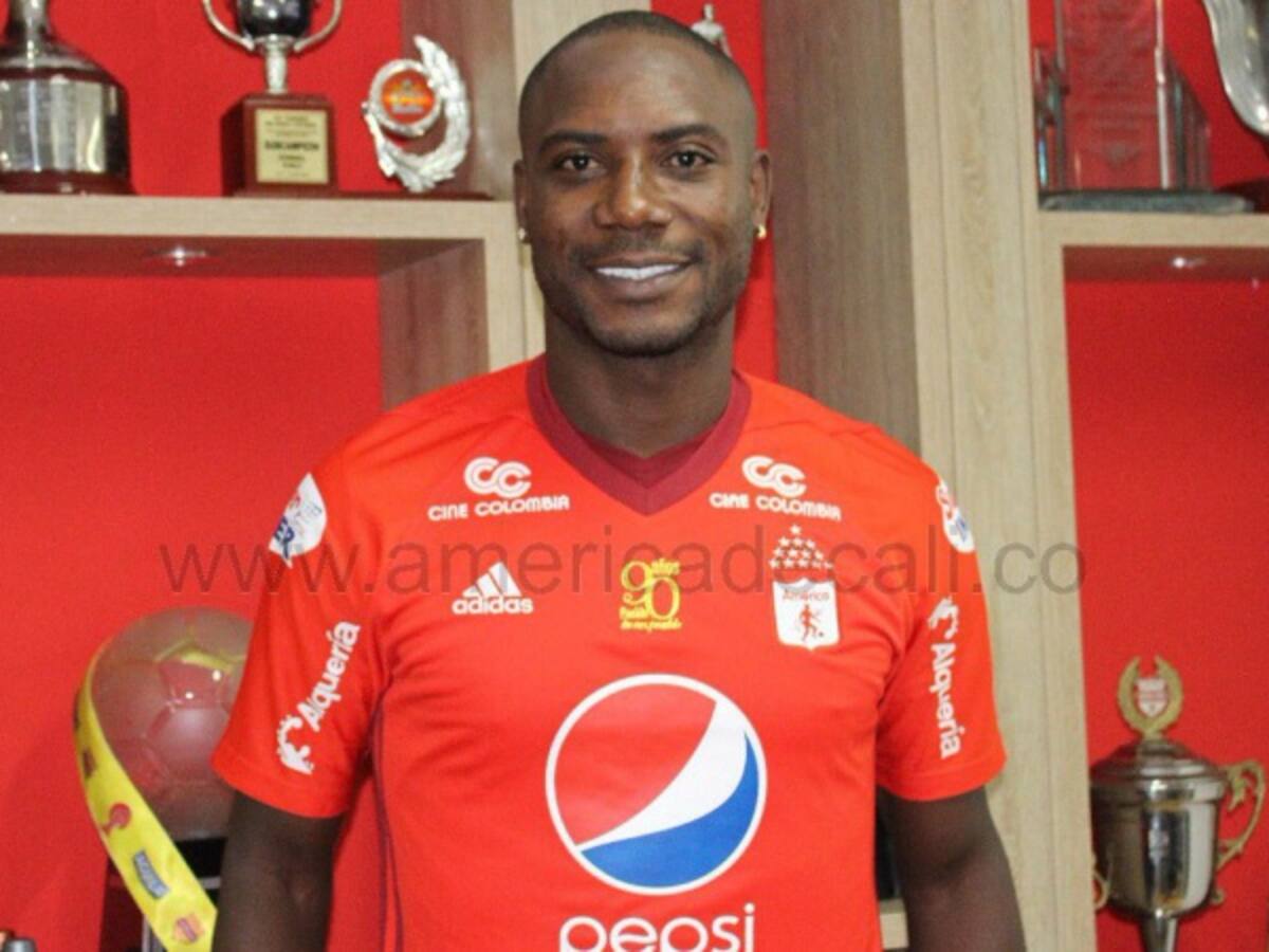 Avimiled Rivas fue presentado como nuevo jugador del América