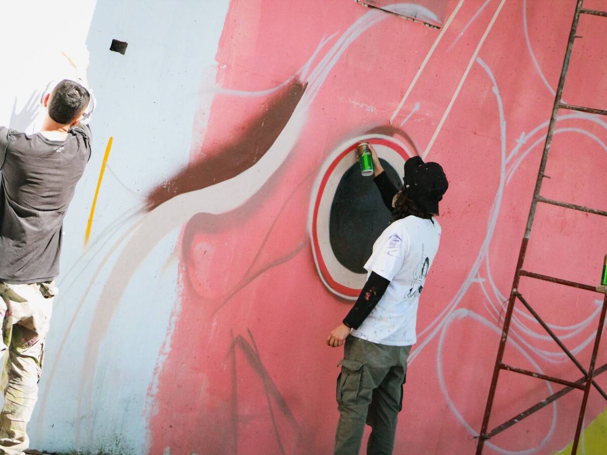 Con murales embellecen puente del Éxito en Ibagué