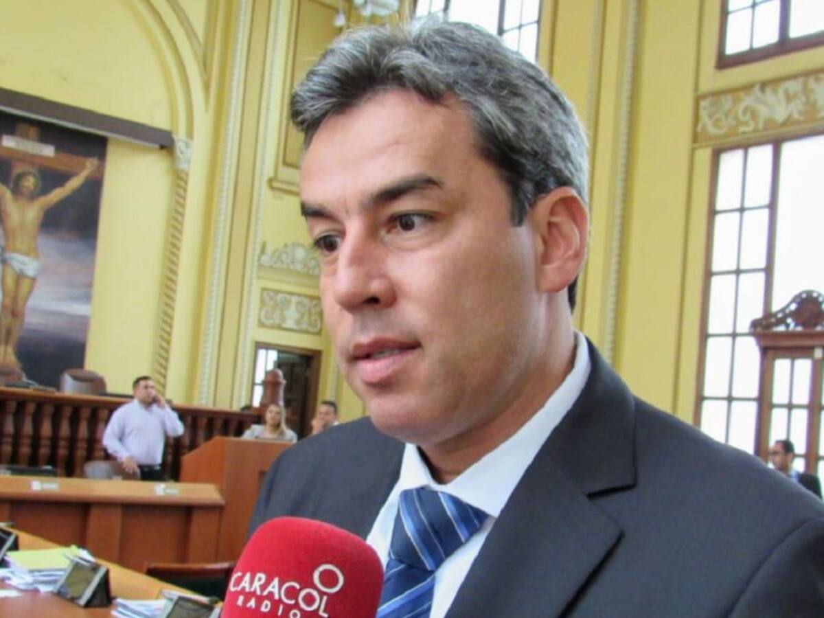“Se investiga el pago de favores políticos”, diputado Camilo Gaviria