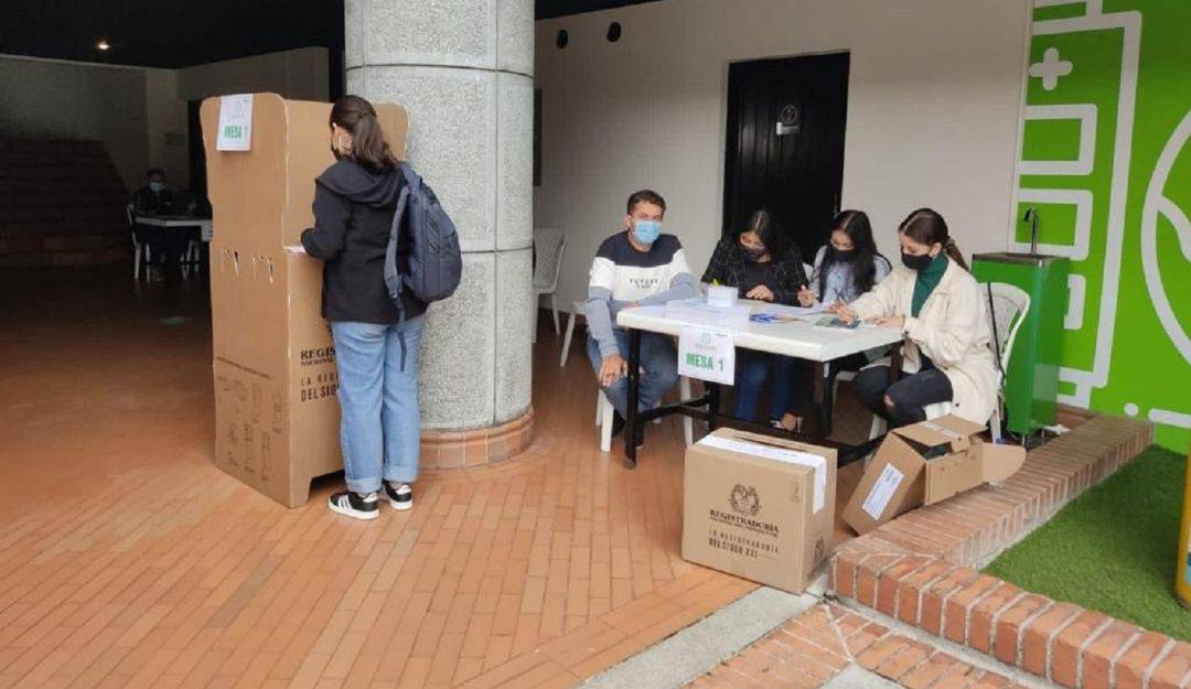 Fotografía Caracol Radio Manizales