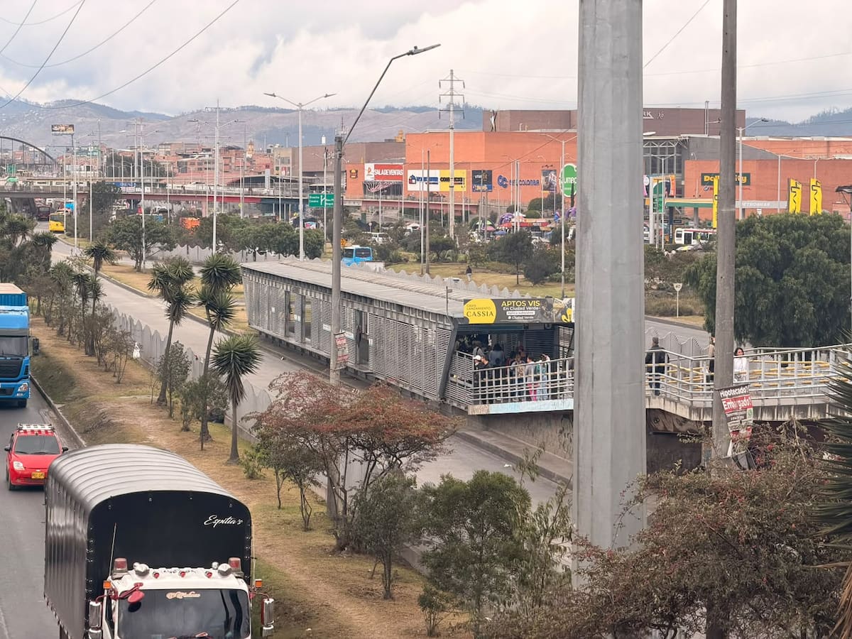 Se desvaneció en mis brazos: relato de testigo de asesinato de vigilante en estación de TransMilenio