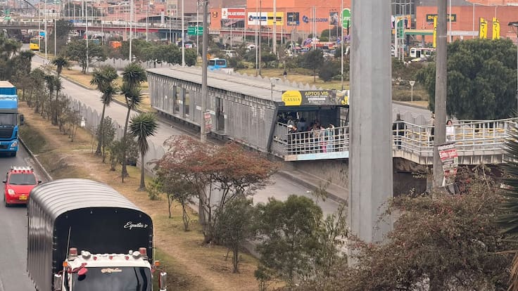 Se desvaneció en mis brazos: relato de testigo de asesinato de vigilante en estación de TransMilenio
