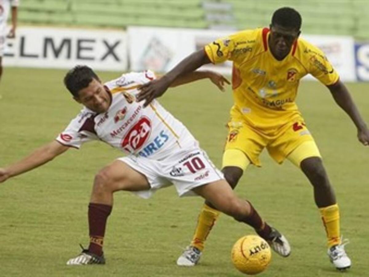 Un insolito accidente sufre el defensa central del Pereira Jong Harold Viáfara
