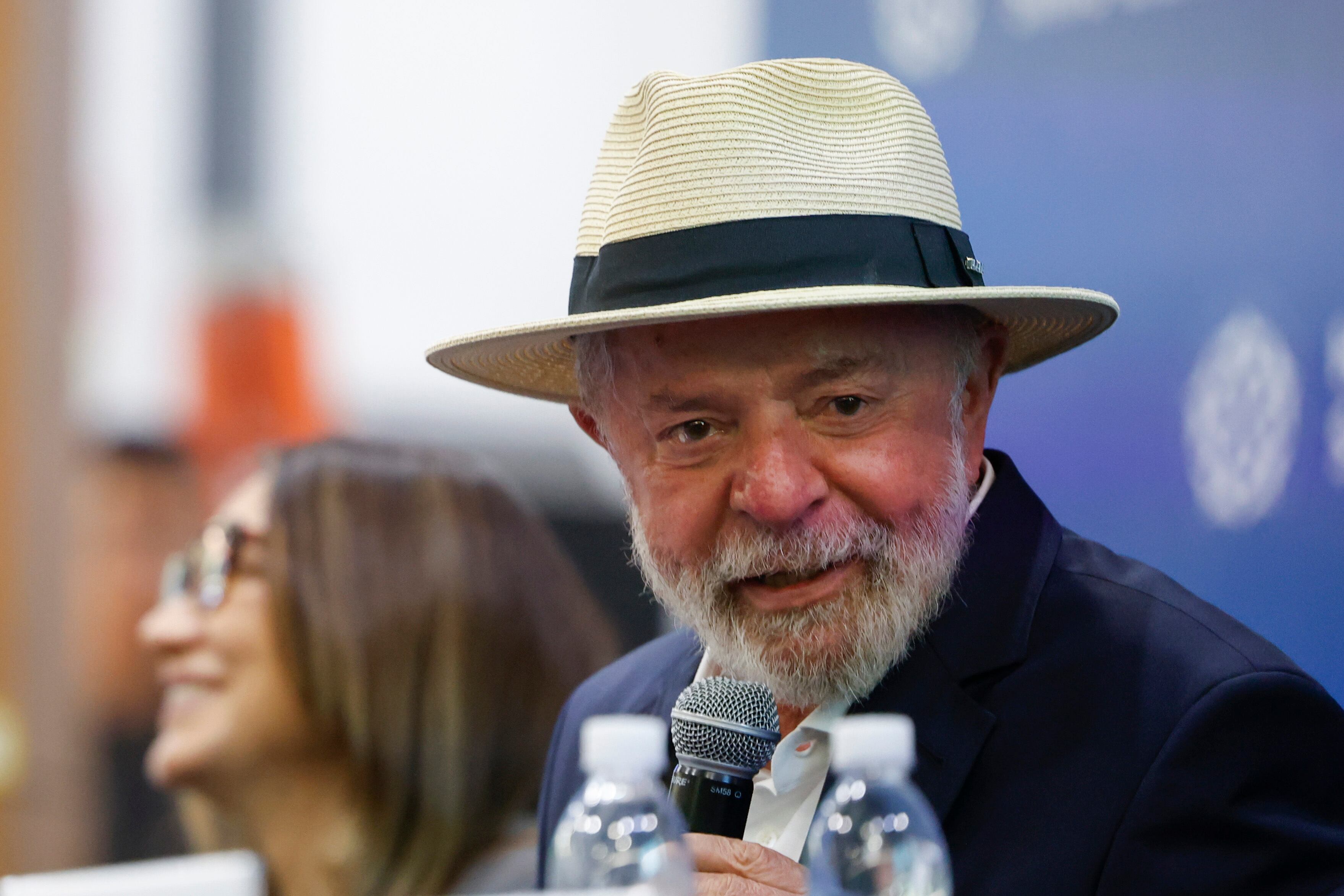 AME5464. SAO PAULO (BRASIL), 15/12/2024.- El presidente brasileño, Luiz Inácio Lula da Silva, habla durante una rueda de prensa en el Hospital Sirio Libanés este domingo, en São Paulo (Brasil).