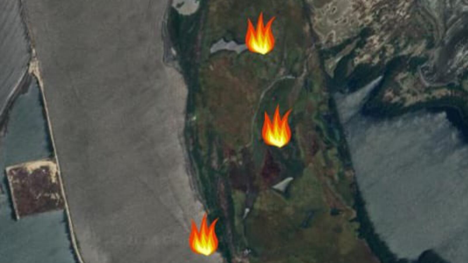 Quemas en el Vía Parque Isla Salamanca y en la Isla 1972 en el Magdalena./ Foto: Tomada de la @alcaldiabquilla