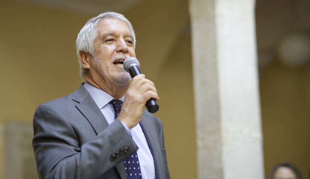 Peñalosa inscribirá su candidatura presidencial por firmas