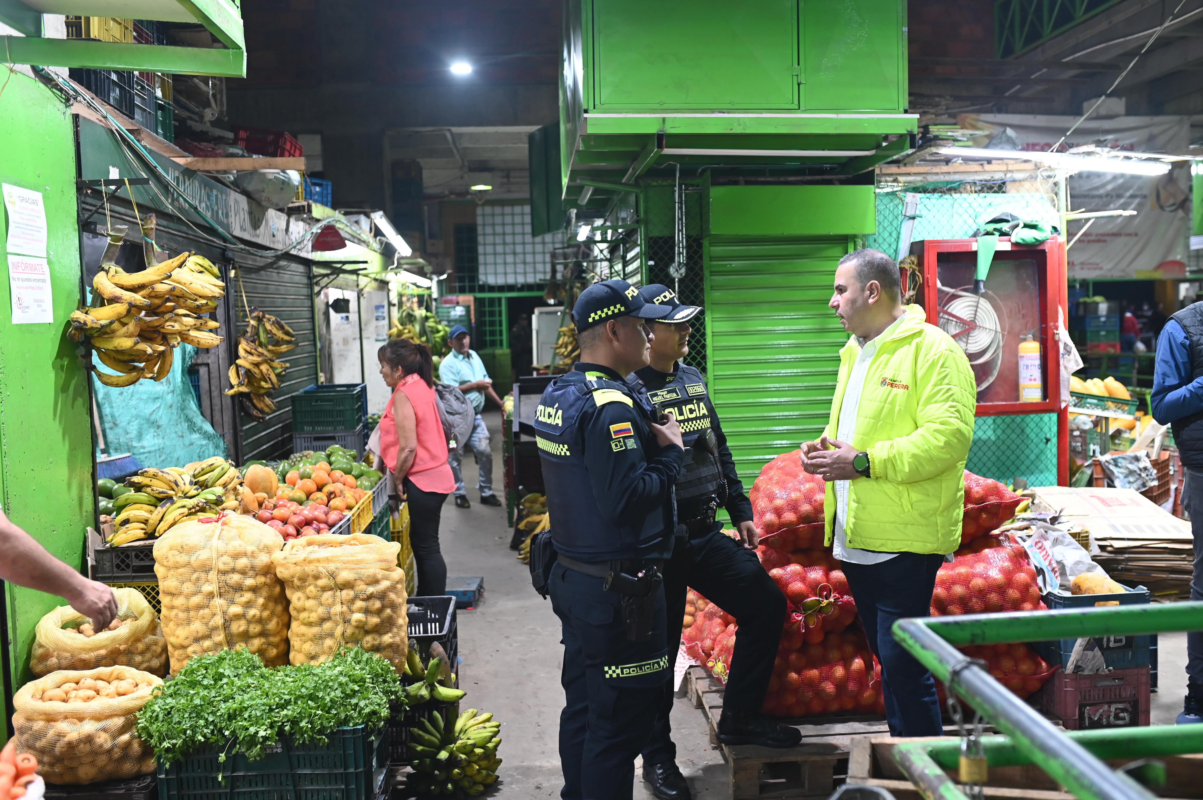 Operativos en plaza minorista de Pereira