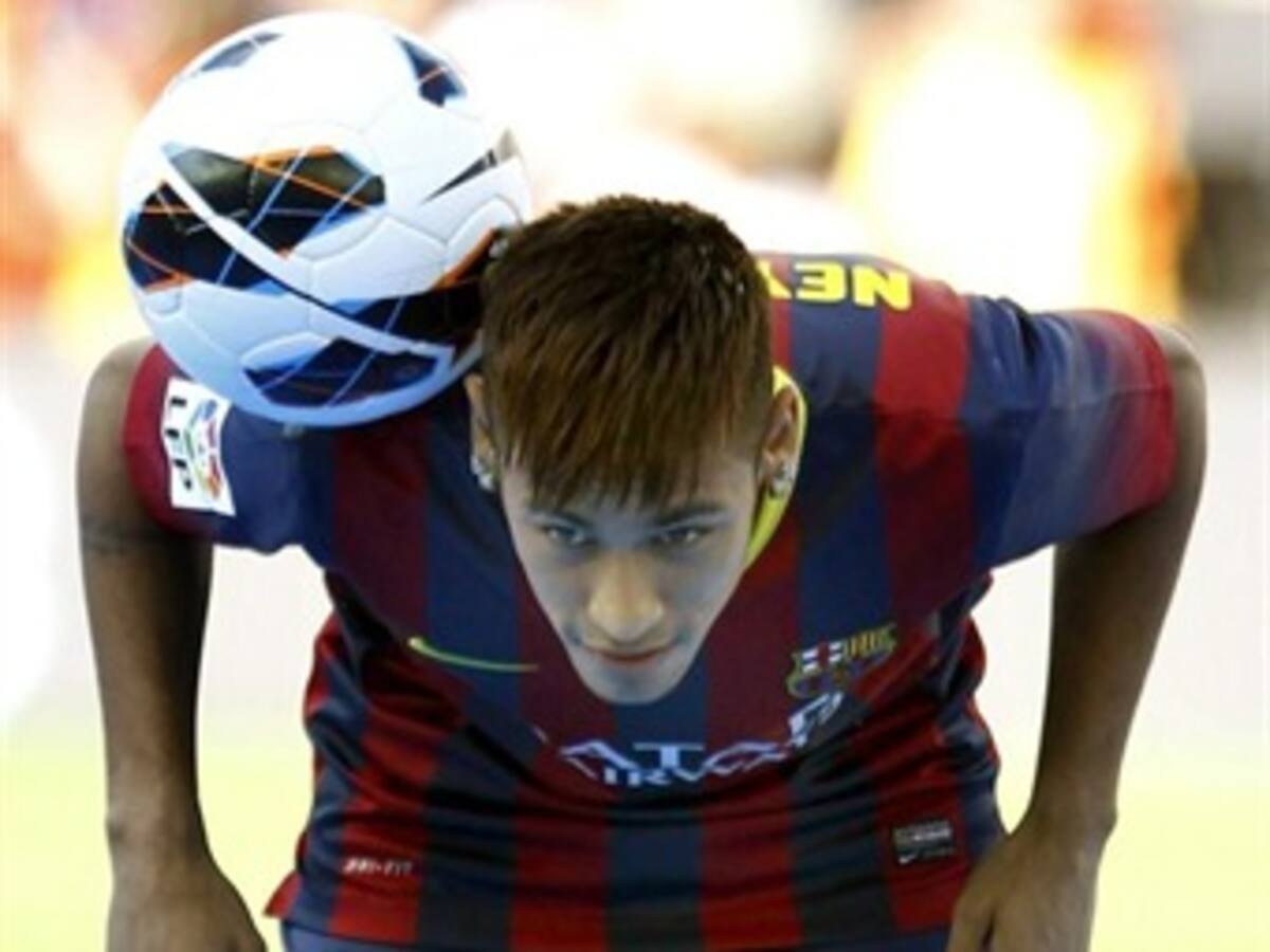Neymar es el segundo fichaje más caro de la historia del Barcelona