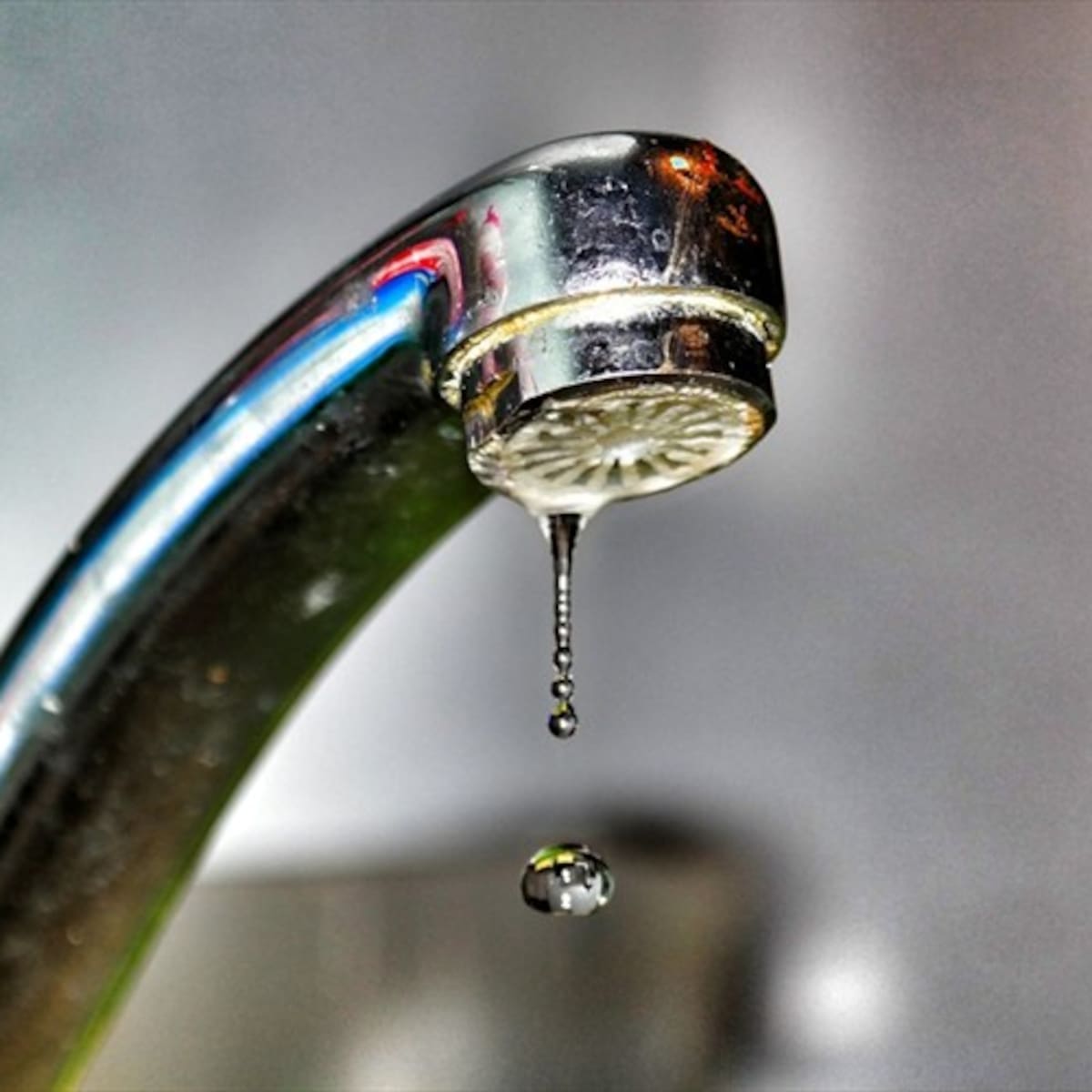 Acueducto de Bogotá trabaja para restablecer el agua en Usaquén: hay cierres viales