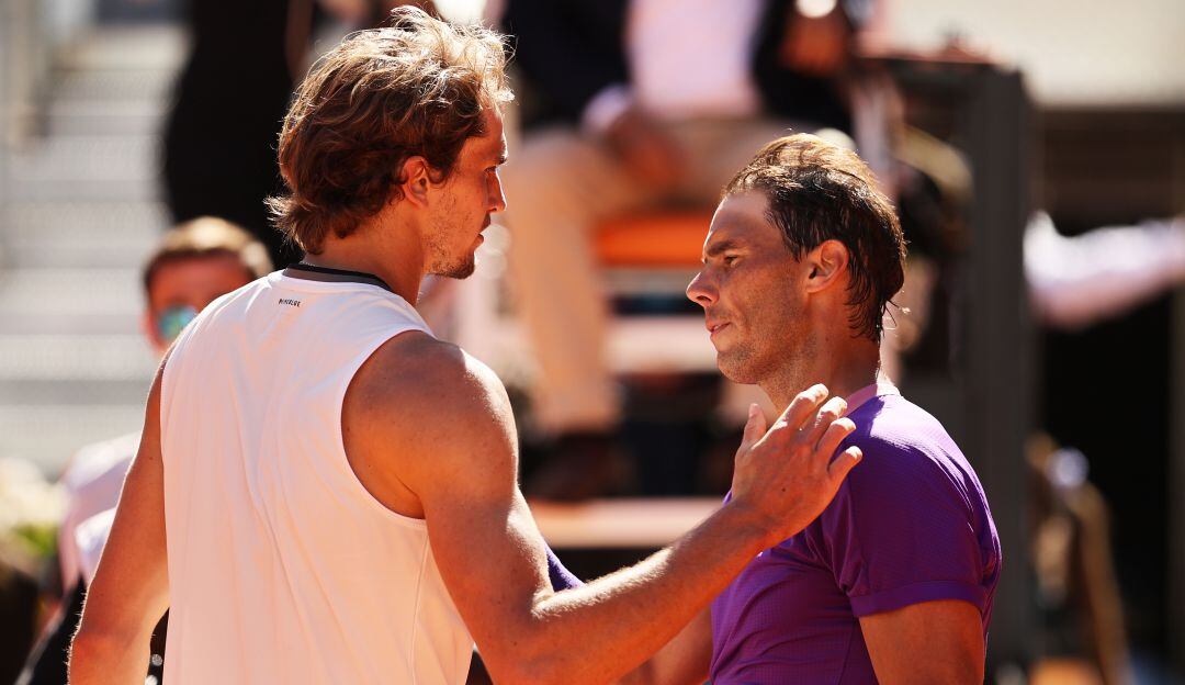 Alexander Zverev y Rafael Nadal se despiden tras el triunfo del alemán.