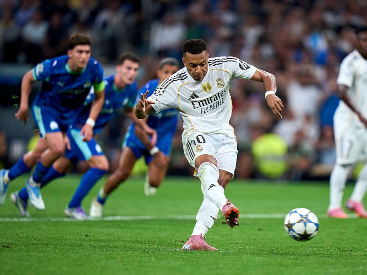 Real Madrid remonta en su estreno en la Liga de Campeones con doblete de Kylian Mbappé