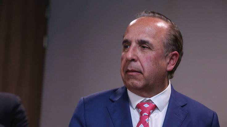 Más contratos millonarios para dueño del avión que usa el ministro de Transporte