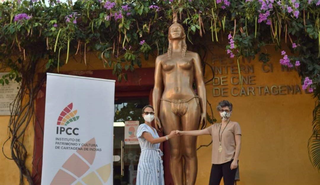 Las maletas también cuentan con actividades didácticas para que los bibliotecarios las desarrollen y organicen conversatorios