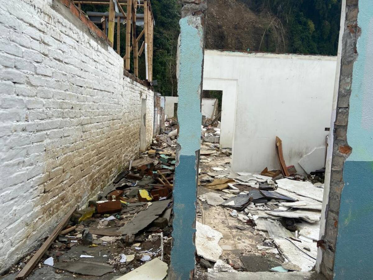 Damnificados de la Av. del Río en Pereira denuncian irregularidades en el plan de vivienda