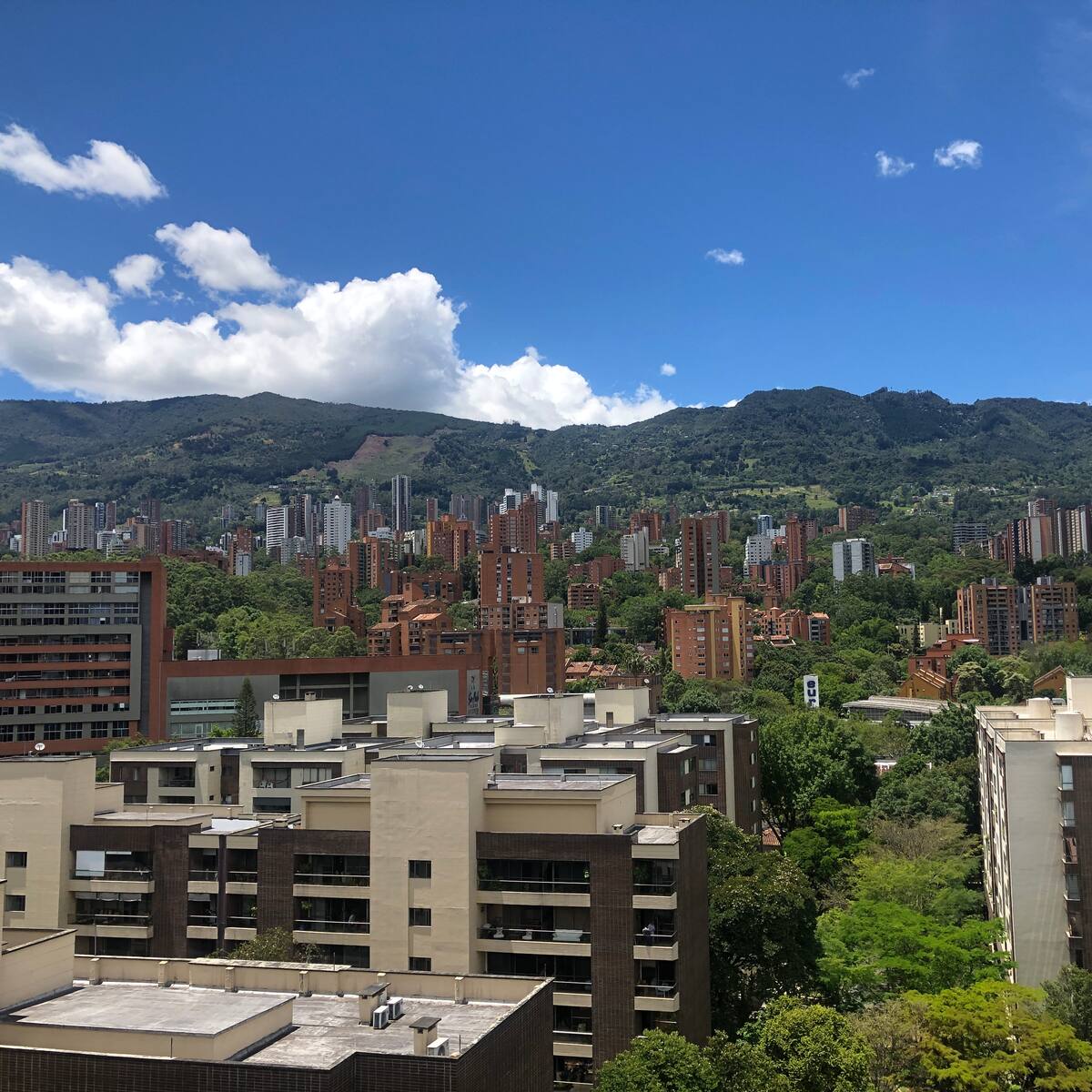 Reabren carril de ascenso en la vía El Escobero tras emergencia por lluvias