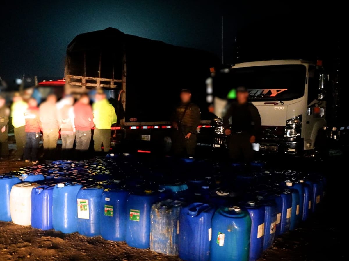 Incautan insumos para producir 70 toneladas de cocaína en la vía Bogotá–Villavicencio