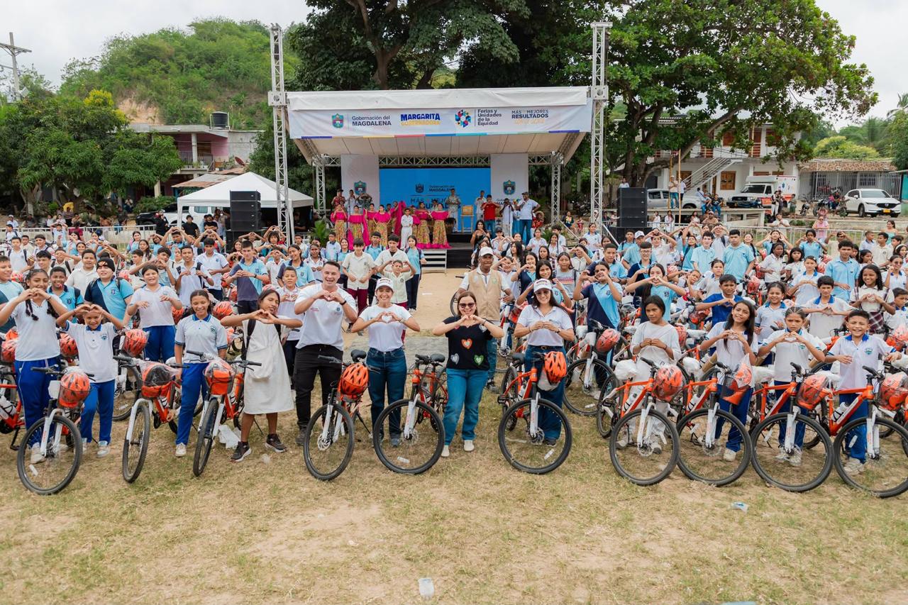 Feria de la Equidad atendió a más de 1.500 personas en Guachaca y entregó 286 bicicletas. Foto: Gobernación del Magdalena