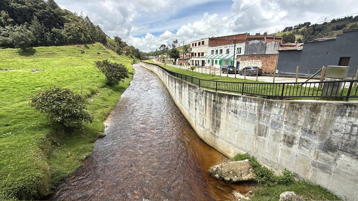 UNGRD entregó cinco obras de reducción del riesgo en Antioquia con una inversión de 61 mil millones