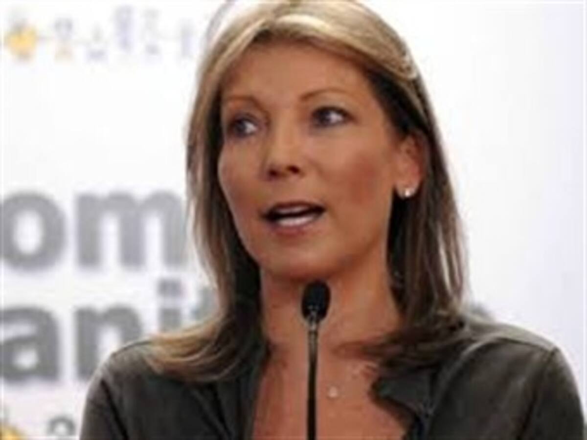 Por ley de garantías primera dama entregó regalos a los soldados