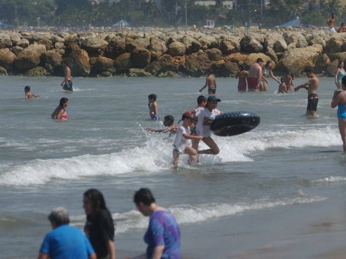 Pedagogía en las playas de Cartagena por el Coronavirus