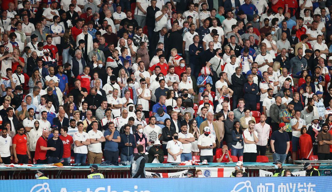 El público en el estadio de Wembley durante la final de la Eurocopa.