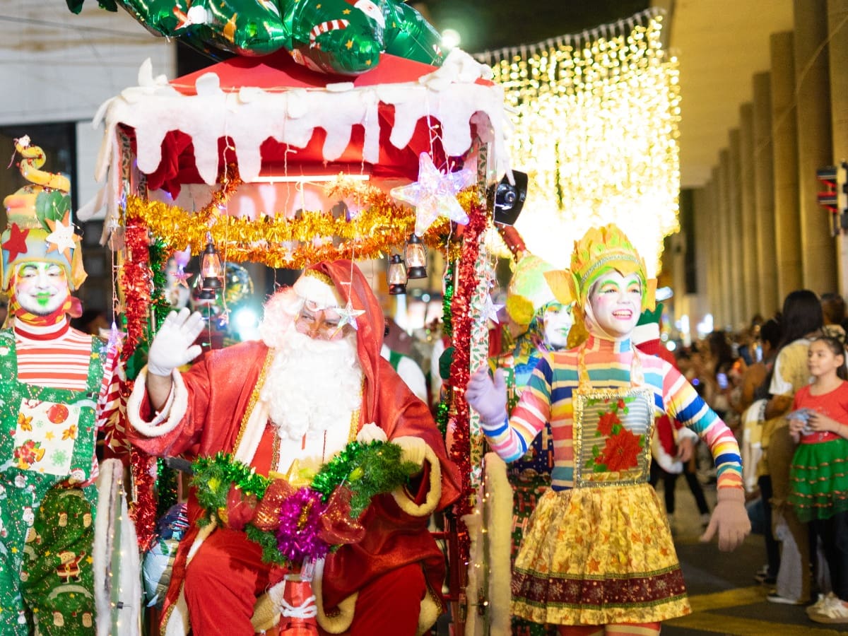 Gran Desfile de Navidad en Pereira reúne a 1.500 artistas y miles de espectadores
