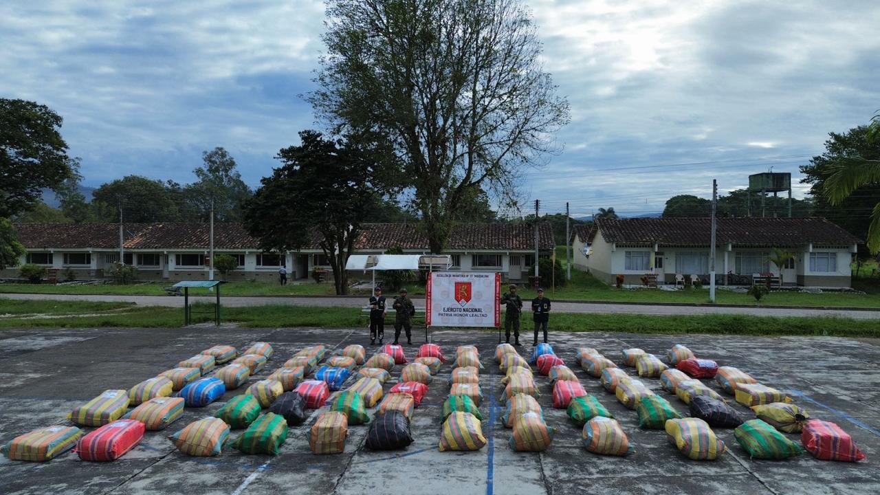 En la vereda El Cedro, corregimiento de Bruselas. Foto Novena Brigada.