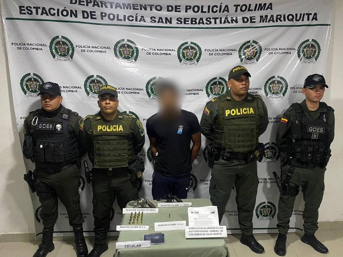 Con panfletos alusivos a las AUC la policía captura a dos hombres en Mariquita