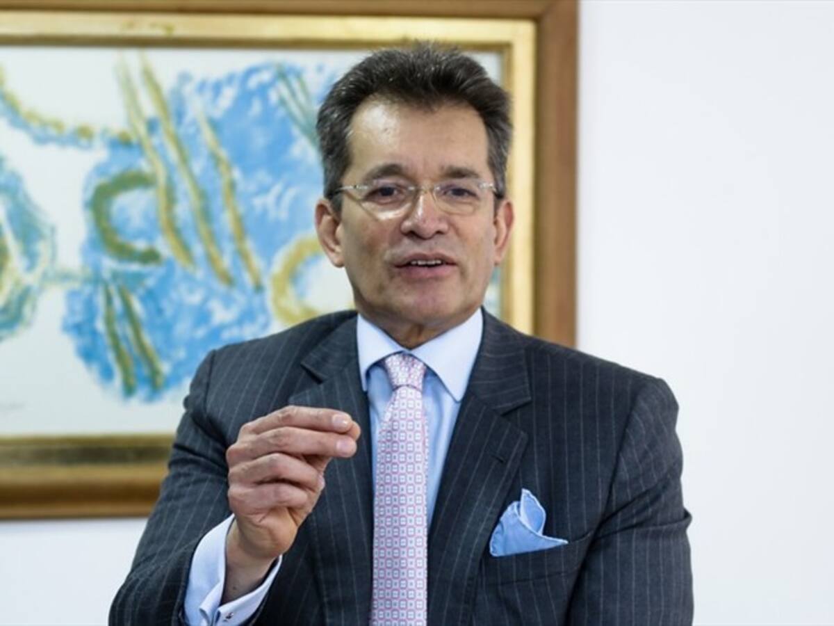 Gremios y economistas rechazan proyecto que reduce la jornada laboral