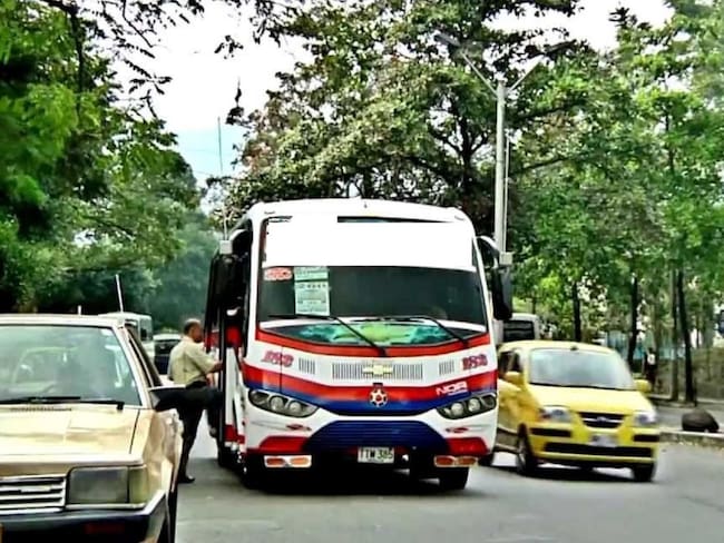 Conductor de bus evita ser atracado en Itagüí