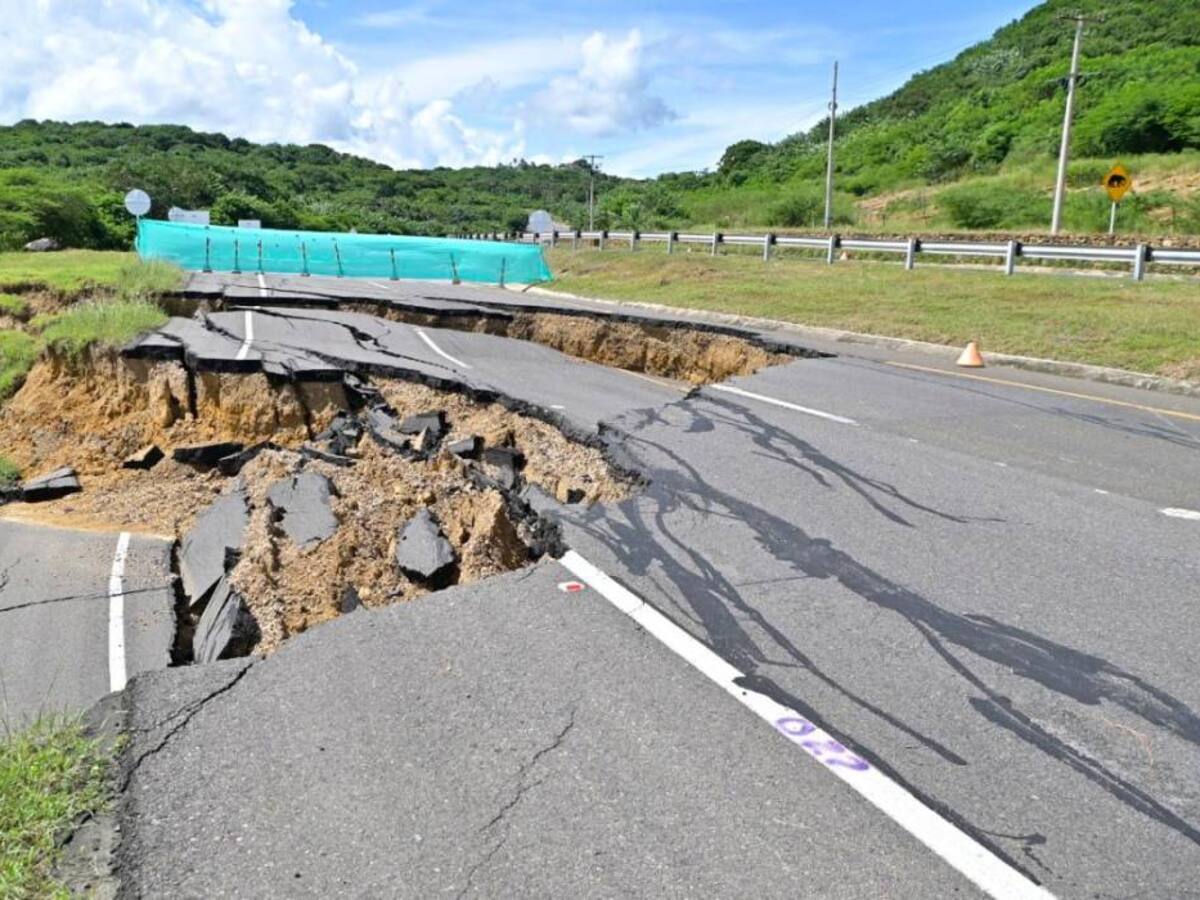Habilitaron contraflujo tras colapso en tramo de Vía al Mar