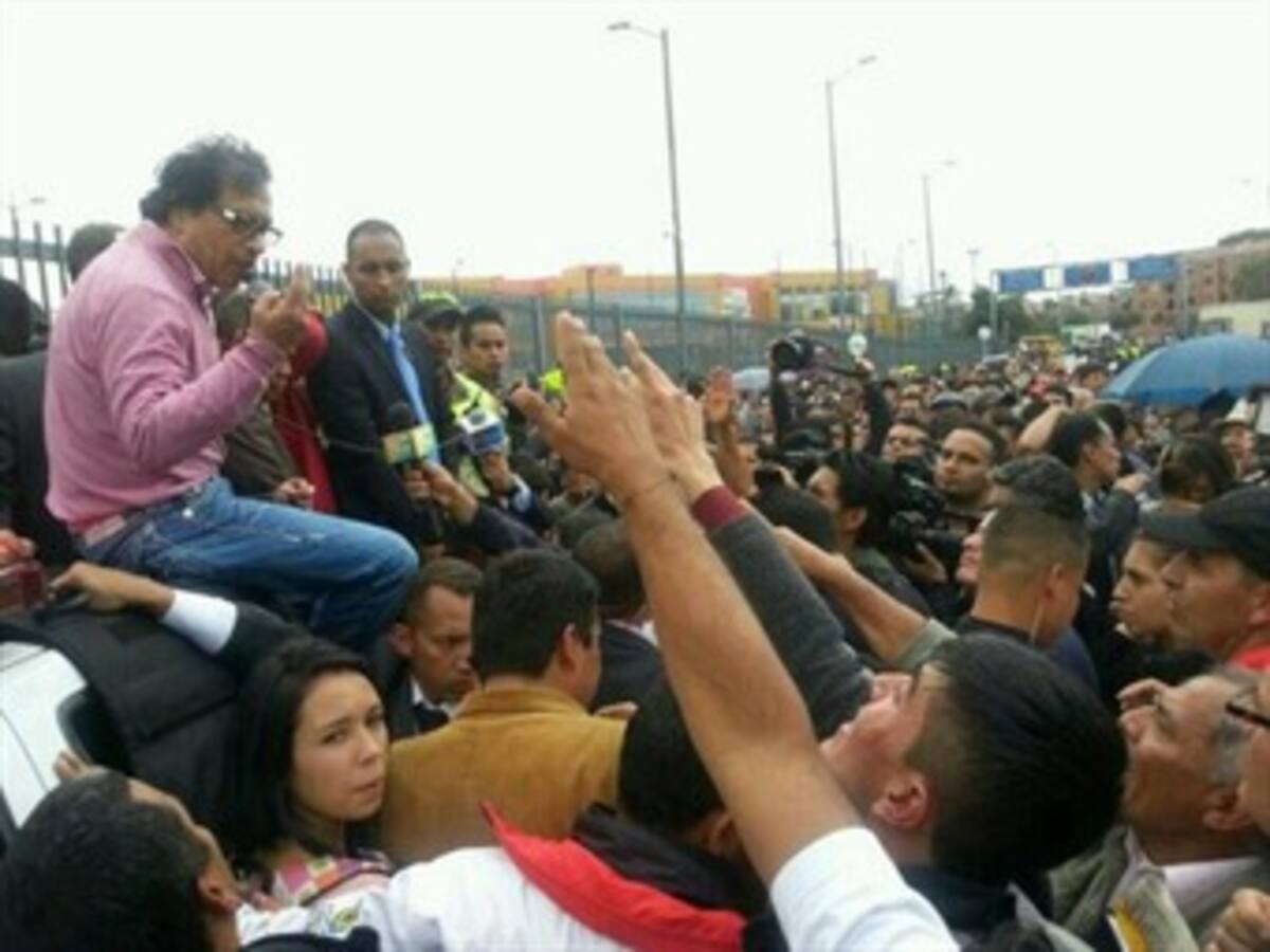 Petro intenta dar soluciones al problema de movilidad de Transmilenio