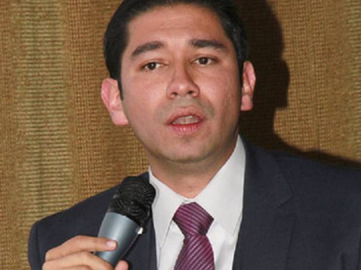 Luis Gustavo Moreno, citado una vez más a la Comisión de Acusación