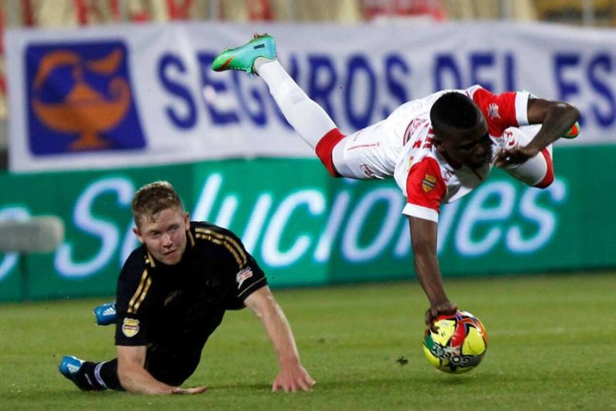 El nuevo equipo bogotano tuvo como rival al conjunto cardenal en su primer juego en Techo. Terminó perdiendo 1-2 ante un combinado mixto cardenal.