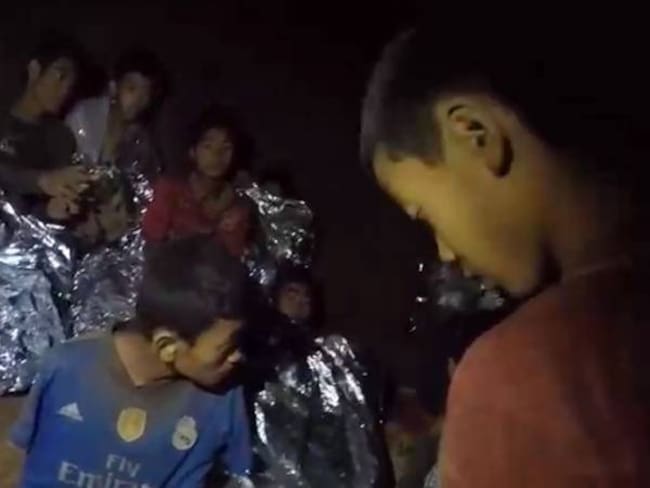 Los niños atrapados en la cueva de Tailandia enviaron cartas a sus familias