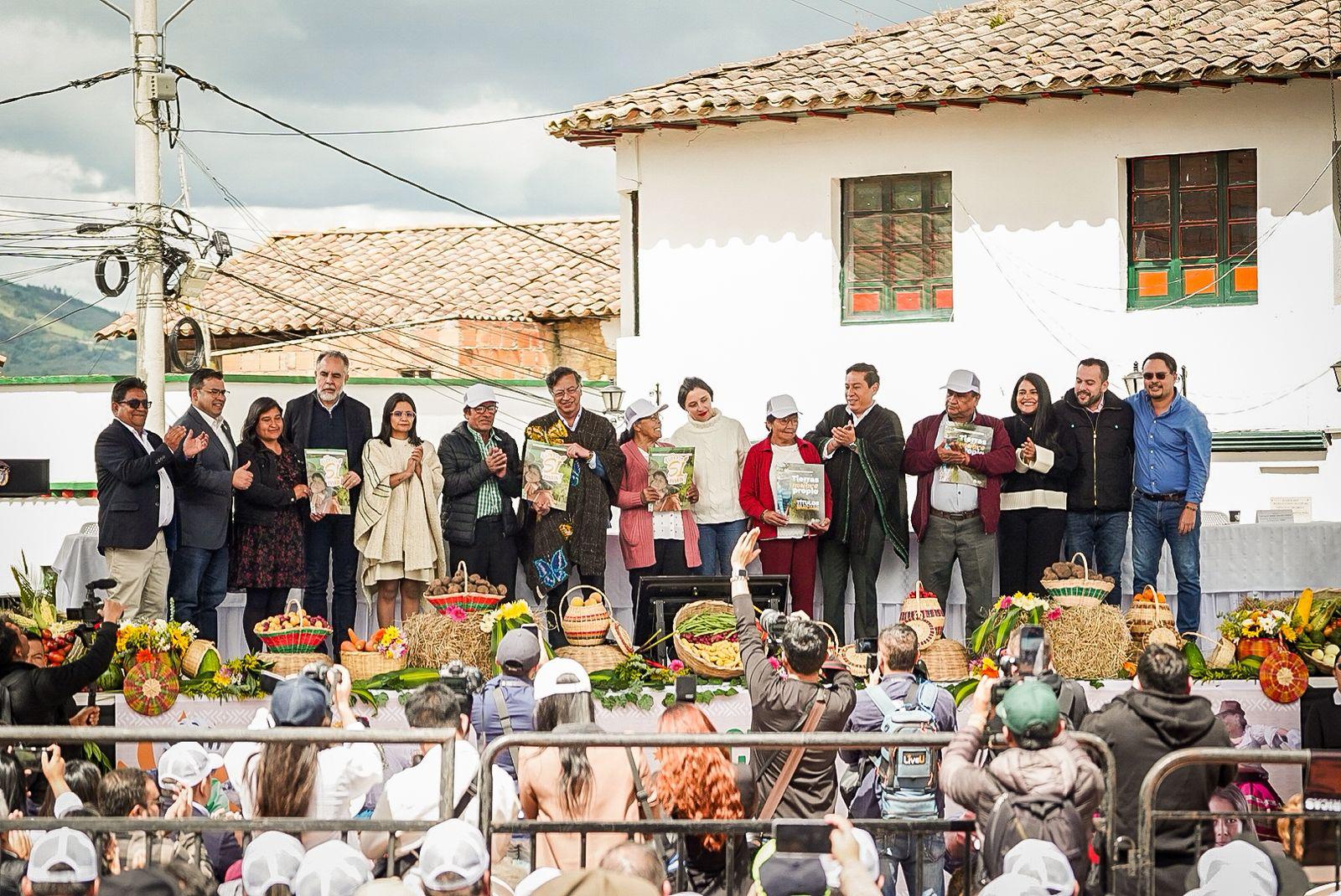 Histórica ‘titulatón’ de tierras en Boyacá: Gobierno entregó 2.016 títulos a familias campesinas