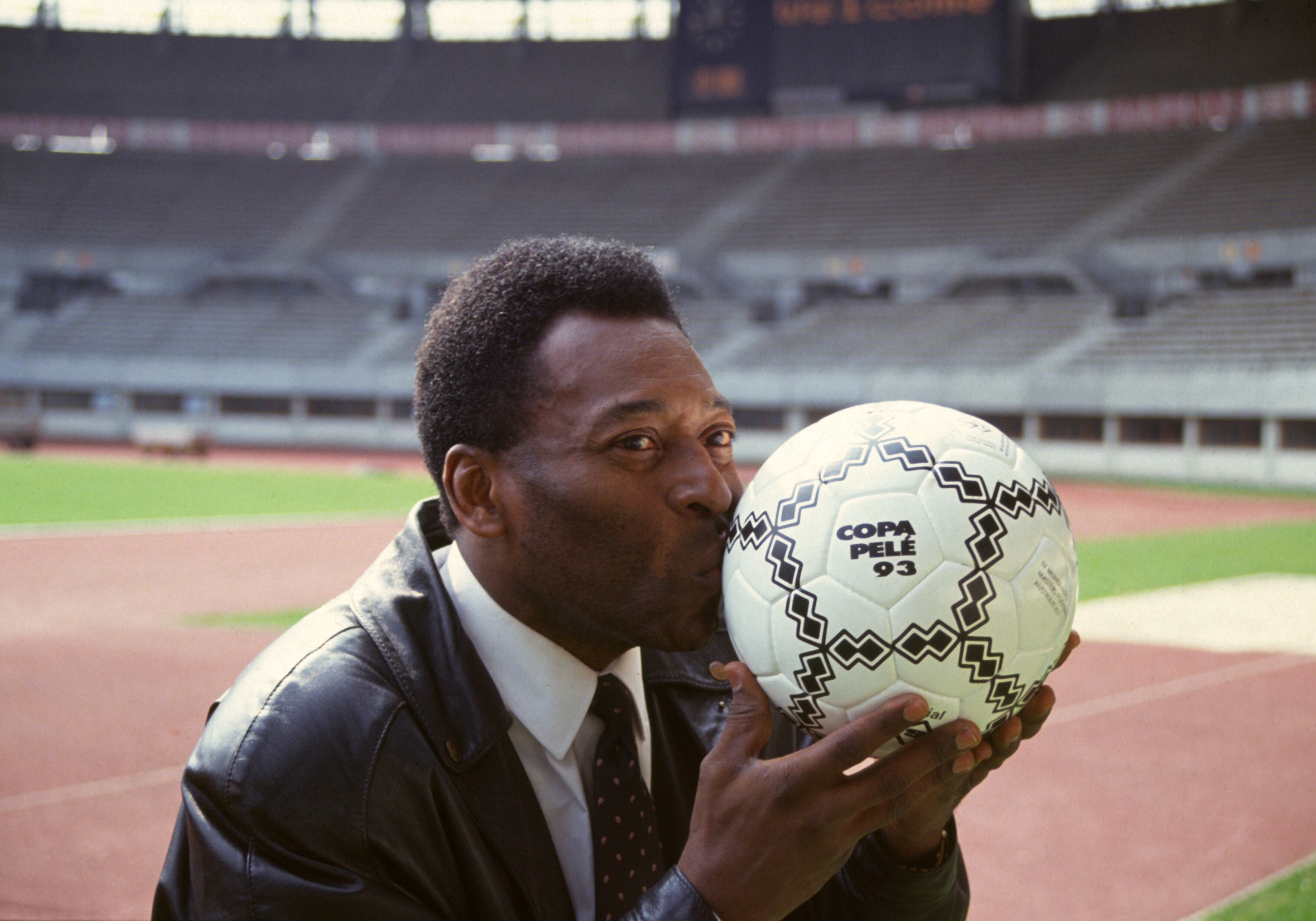 Pelé conquistó tres títulos de Copas del Mundo con Brasil. (Photo by kpa/United Archives via Getty Images)