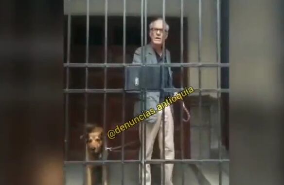 El reconocido escrito antioqueño, Fernando Vallejo, fue señalado de agredir a una paseadora de perros en Medellín