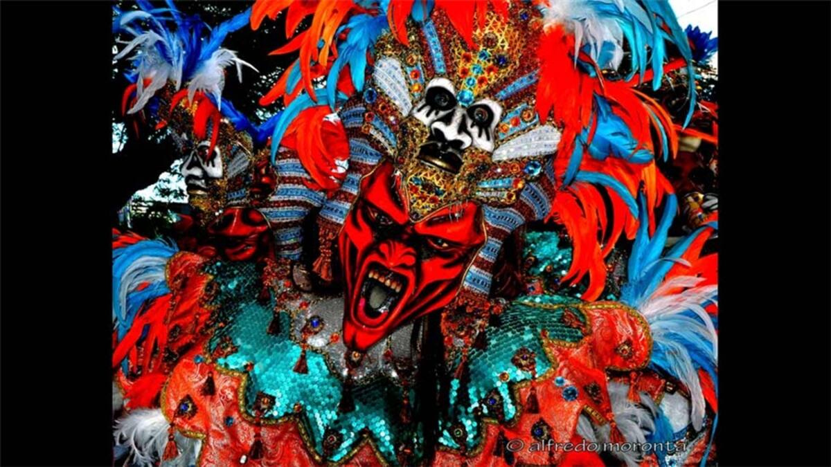 Festejando el cumpleaños de su nieta Agostina, en Montevideo, Uruguay.  Foto: Omar Paolillo