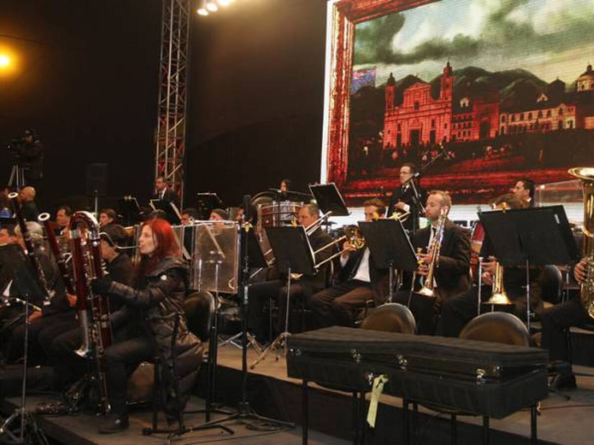 Nos ha tocado ensayar hasta en sitios que parecen un galpón: maestro de la orquesta filarmónica de Bogotá
