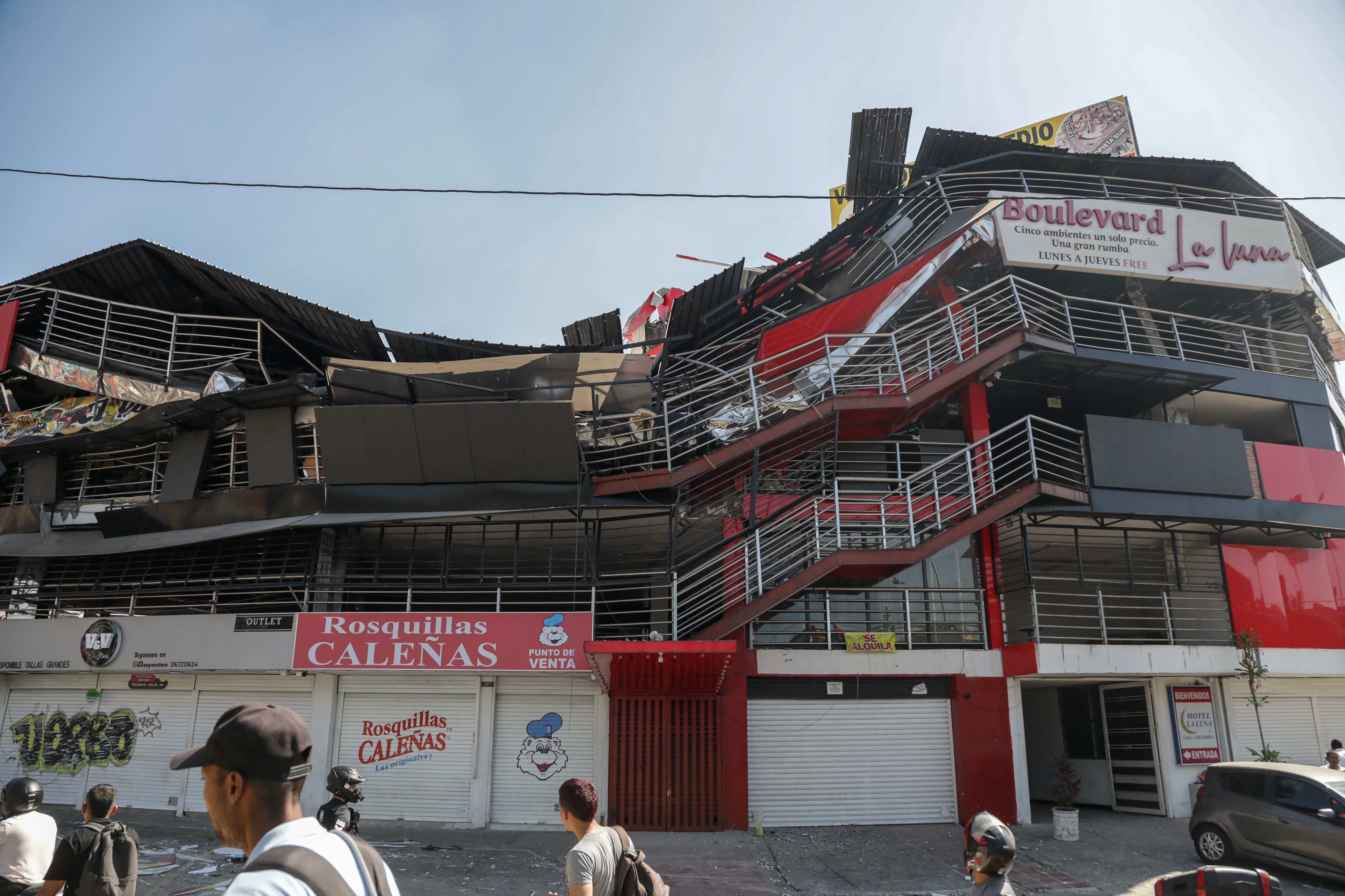 El hotel La Luna, parcialmente colapsado tras el terremoto de magnitud 7,4 ocurrido el 10 de agosto de 2026 en Cali, Colombia. (Photo by Samir Rojas/Getty Images)