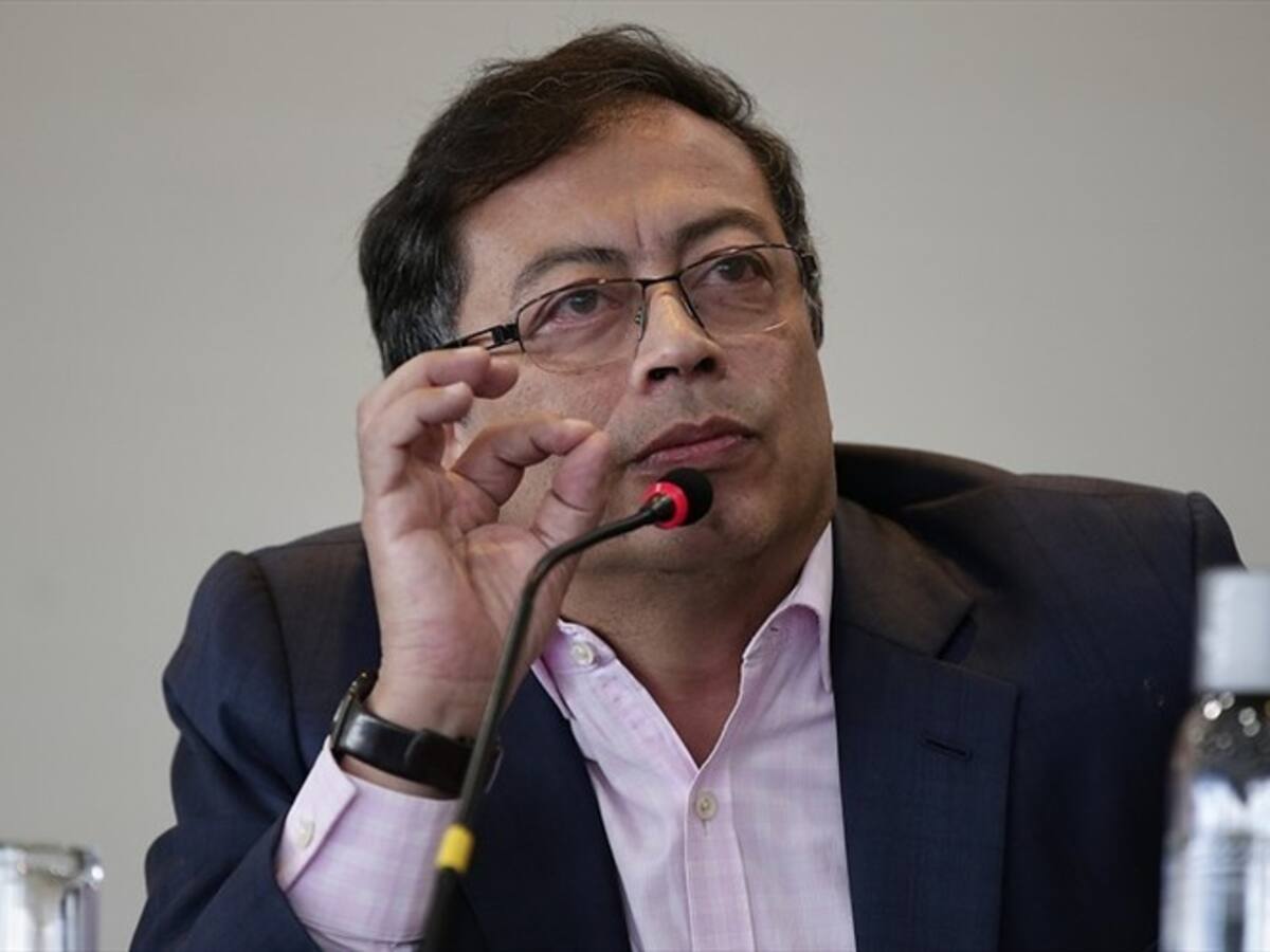 Gustavo Petro advierte sobre su inminente captura y Fiscalía lo desmiente