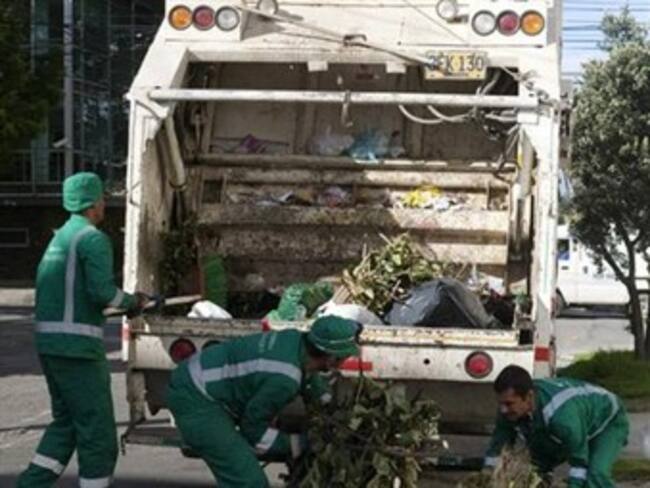 Operario de aseo de Bogotá murió luego de que lo arrollara una volqueta