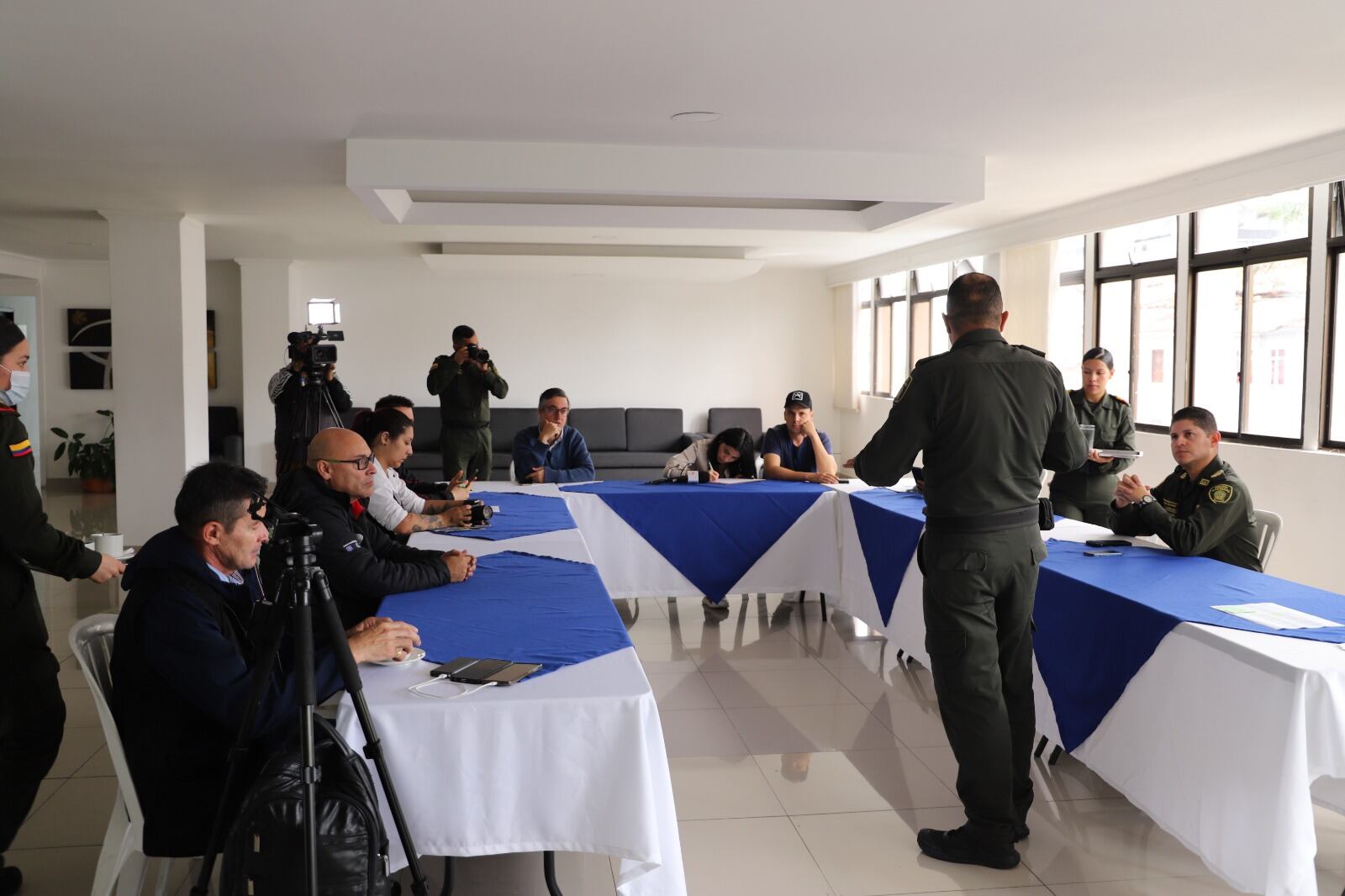 Socialización de la Observación General #37 de la guía sobre el derecho de reunión pacífica. Foto: Policía Metropolitana de Manizales.