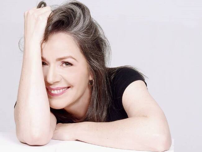 "Señora bonita y sexy", le dicen a actriz que encarnó a Gabriela Sánchez