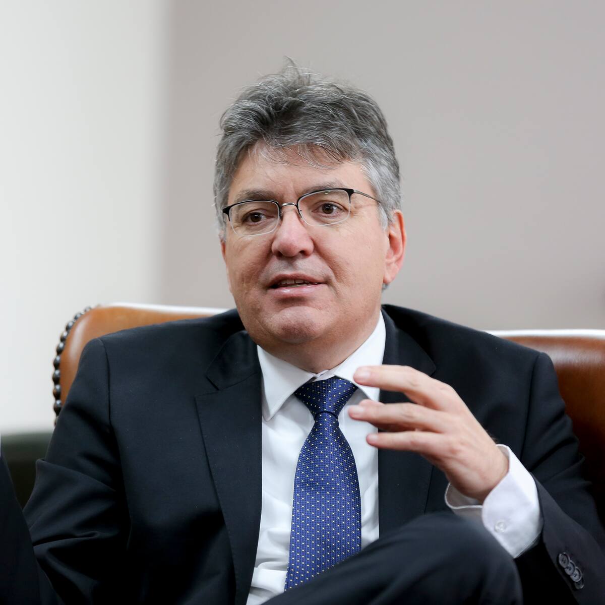 MinHacienda debe recortar $40 billones para no perder línea de crédito del FMI: Mauricio Cárdenas